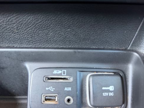 Used 2018 Jeep Cherokee Latitude w/ Altitude Package FWD image 31