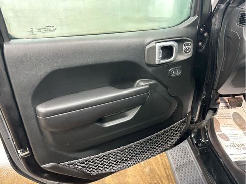 Used 2021 Jeep Wrangler Unlimited Sport image 24