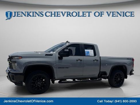 Used 2025 Chevrolet Silverado 2500 Custom w/ Custom Value Package AWD/4WD image 10