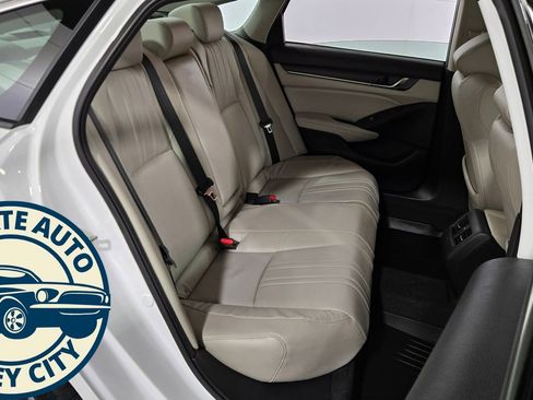 Used 2018 Honda Accord Touring image 43