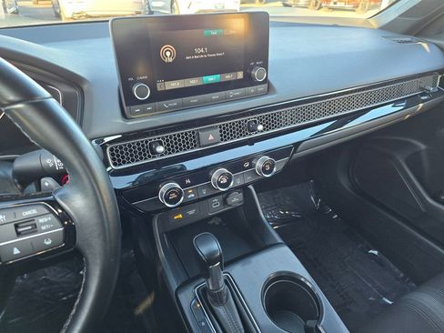 Used 2023 Honda Civic Sport image 28