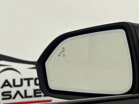 Used 2013 Lincoln MKZ image 40