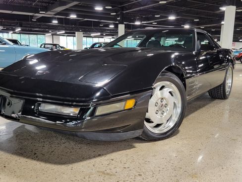Used 1994 Chevrolet Corvette Coupe RWD image 19