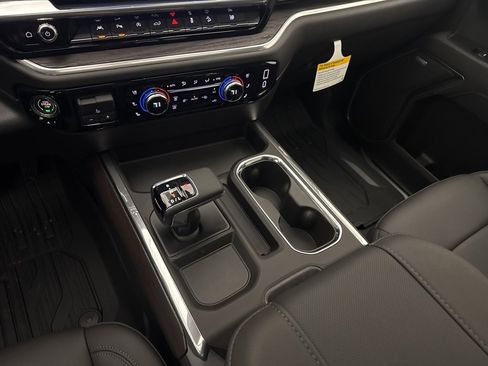 New 2026 GMC Sierra 1500 SLT w/ SLT Premium Plus Package image 19