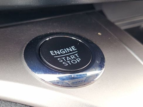 Used 2022 Ford Explorer XLT w/ Equipment Group 202A RWD image 16
