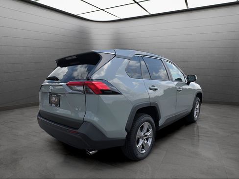 Used 2023 Toyota RAV4 XLE image 7