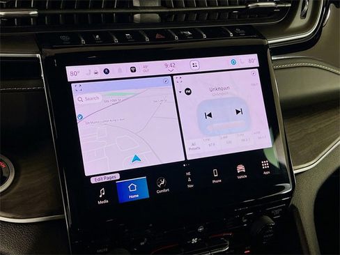 Used 2022 Jeep Grand Cherokee Limited 4xe image 17