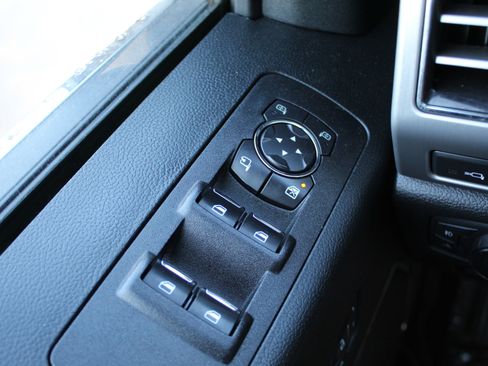 Used 2019 Ford F150 Platinum w/ Technology Package image 29