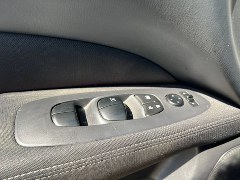 Used 2017 Nissan Pathfinder S FWD image 16