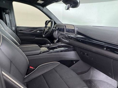Used 2024 Cadillac Escalade Sport w/ LPO, ONYX Package AWD/4WD image 32