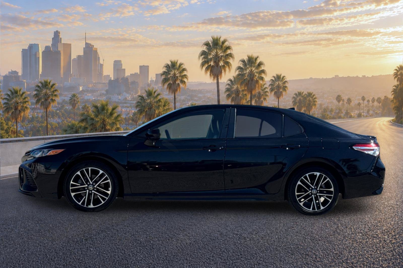 Used 2020 Toyota Camry SE FWD image 7