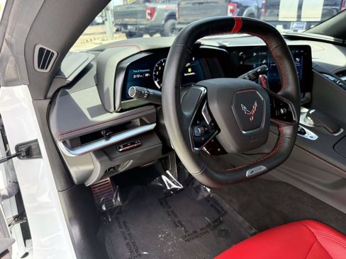 Used 2024 Chevrolet Corvette Z06 RWD image 17