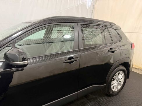 Certified 2022 Toyota Corolla Cross LE image 7