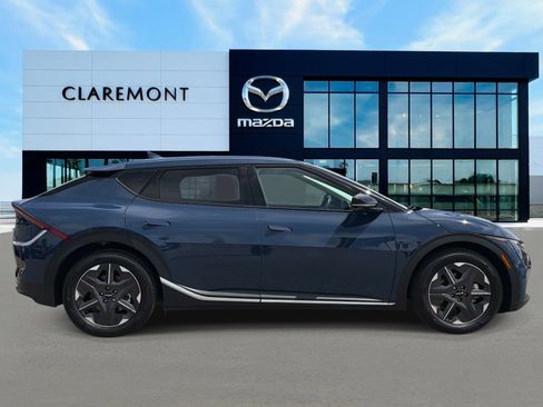 Used 2025 Kia EV6 Light image 4