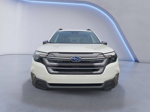 Used 2025 Subaru Forester Premium AWD/4WD image 9