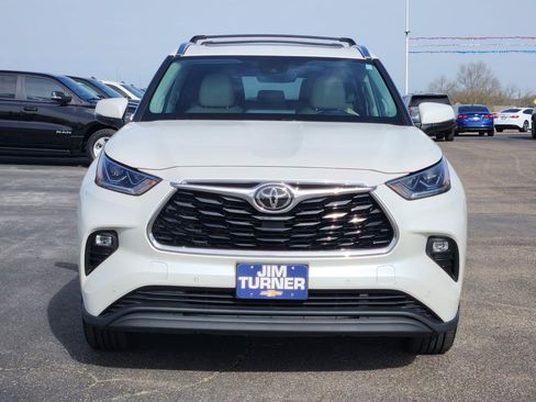 Used 2020 Toyota Highlander Limited image 2