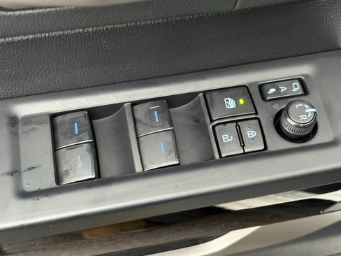 Used 2022 Toyota Tundra Limited image 13