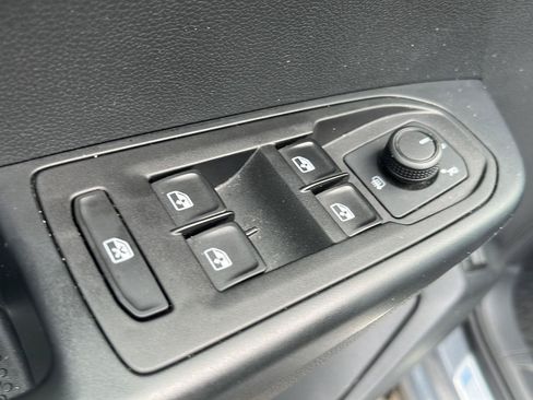 Used 2022 Volkswagen Taos SE AWD/4WD image 10