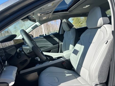 New 2026 Hyundai Elantra Limited FWD image 7