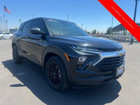 Used 2024 Chevrolet TrailBlazer LS FWD image 1
