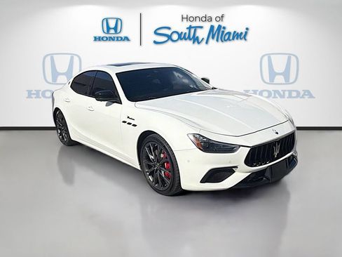 Used 2022 Maserati Ghibli Modena Q4 AWD/4WD image 1