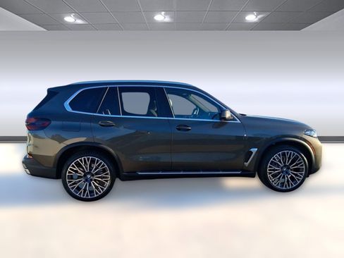 Used 2026 BMW X5 xDrive40i w/ Executive Package AWD/4WD image 8