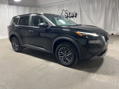 Used 2023 Nissan Rogue S image 1