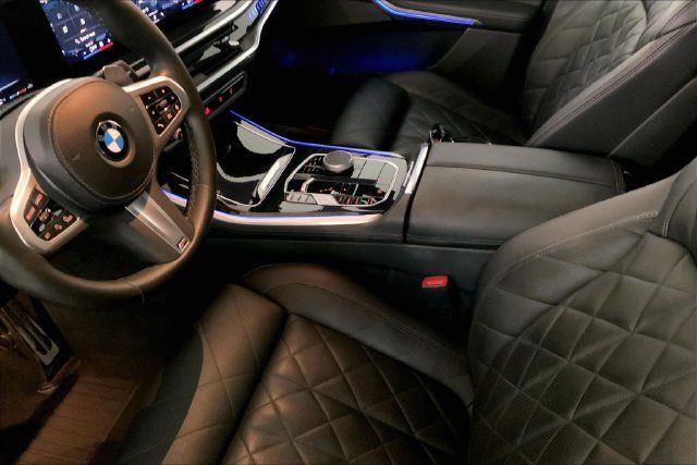 Used 2024 BMW X5 sDrive40i w/ M Sport Package RWD image 8