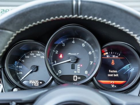 Used 2023 Porsche Macan Turbo image 20