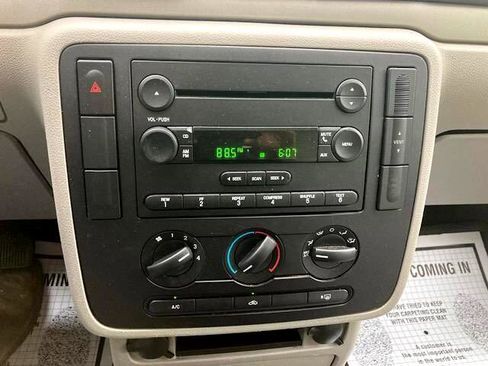 Used 2004 Ford Freestar SE image 38