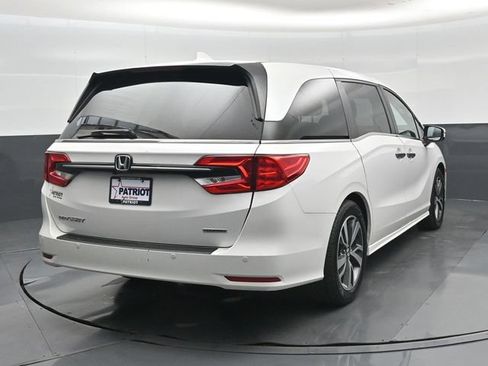 Used 2023 Honda Odyssey Touring image 2