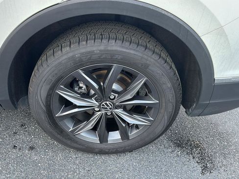 Used 2023 Volkswagen Tiguan SE FWD image 31