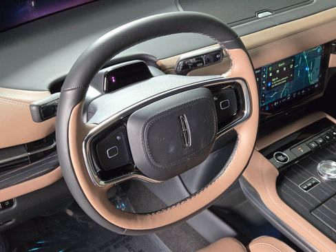 New 2026 Lincoln Navigator Black Label AWD/4WD image 23