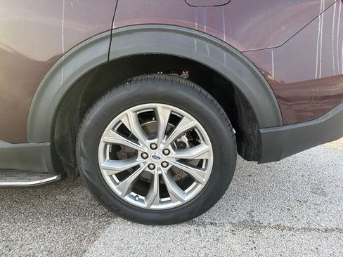 Used 2023 Ford Explorer XLT w/ Equipment Group 202A RWD image 9