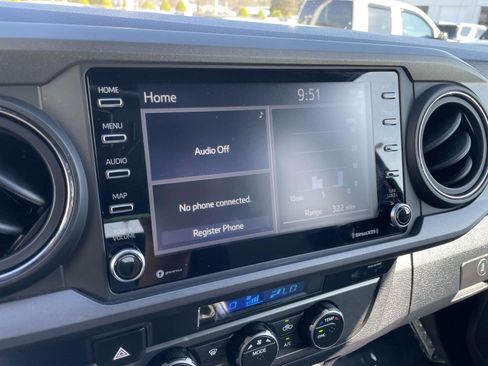 Used 2022 Toyota Tacoma TRD Sport w/ Technology Package image 33