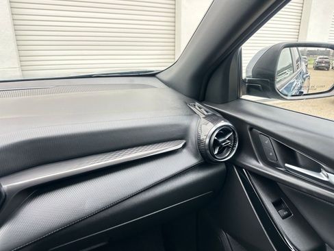 Used 2025 Chevrolet Equinox LT image 35