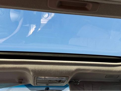 Used 2011 Toyota Camry LE image 14