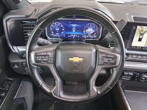 Used 2025 Chevrolet Silverado 2500 High Country w/ Technology Package AWD/4WD image 12