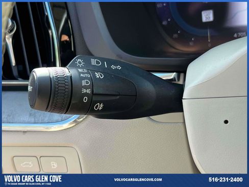 Certified 2025 Volvo XC60 T8 Plus AWD/4WD image 23