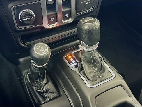 Used 2025 Jeep Wrangler Sport image 16