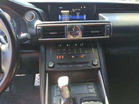 Used 2019 Lexus IS 300 image 9