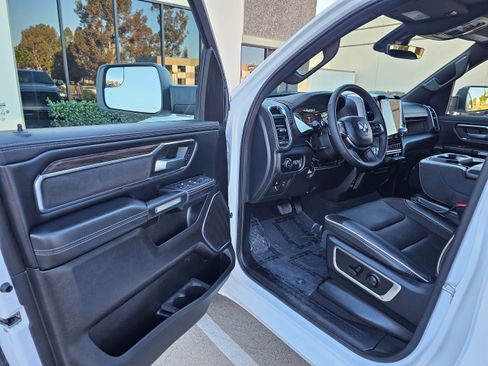 Used 2025 RAM 1500 Laramie image 15