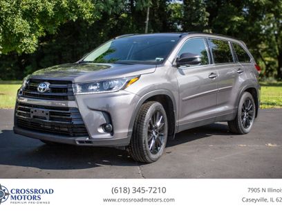 Used 2019 Toyota Highlander SE