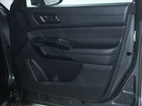 Used 2025 Nissan Pathfinder SV image 36