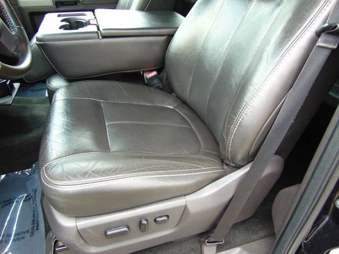 Used 2011 Ford F250 Lariat w/ Lariat Interior Pkg AWD/4WD image 7