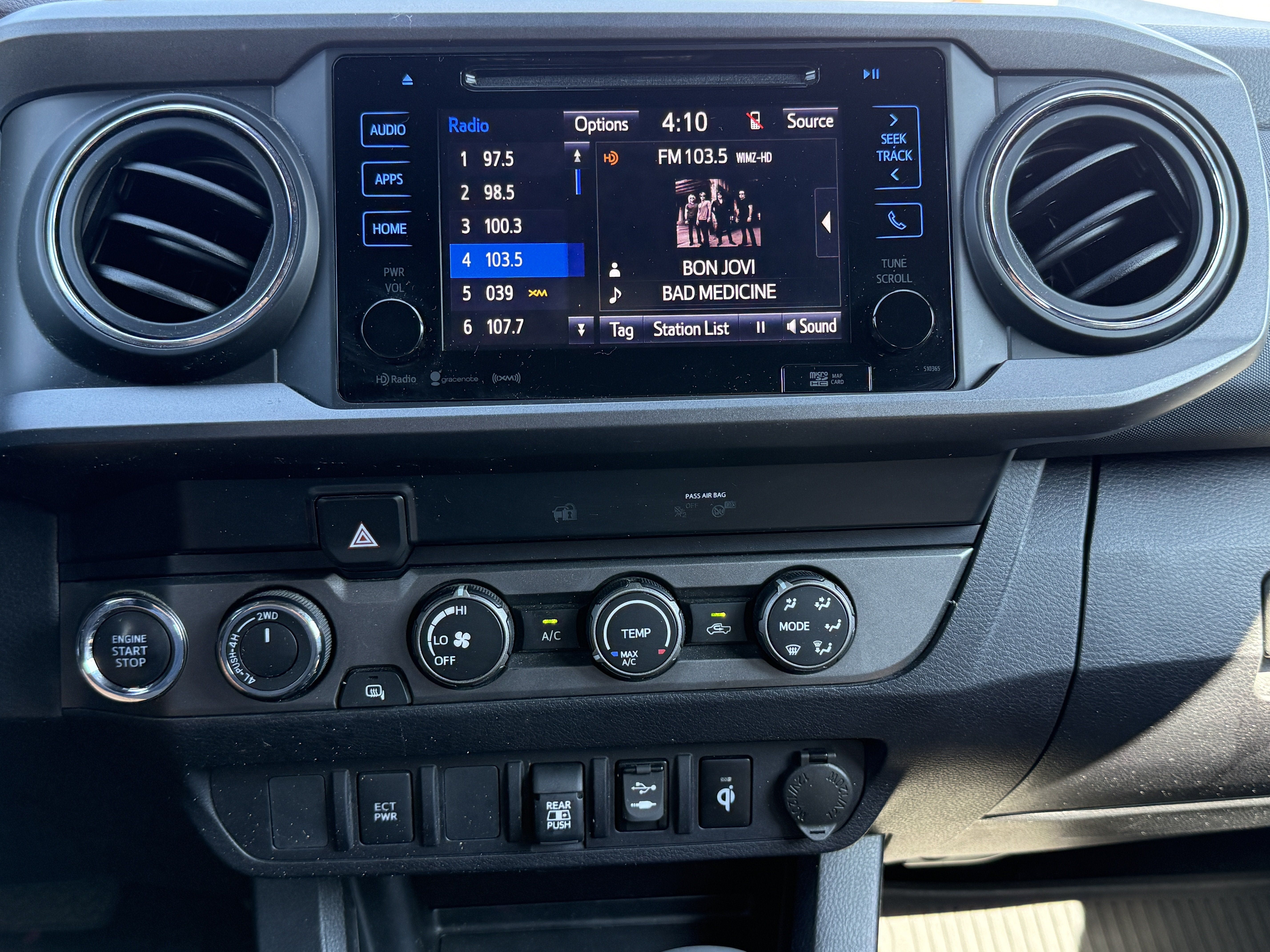 Used 2019 Toyota Tacoma TRD Off-Road AWD/4WD image 28