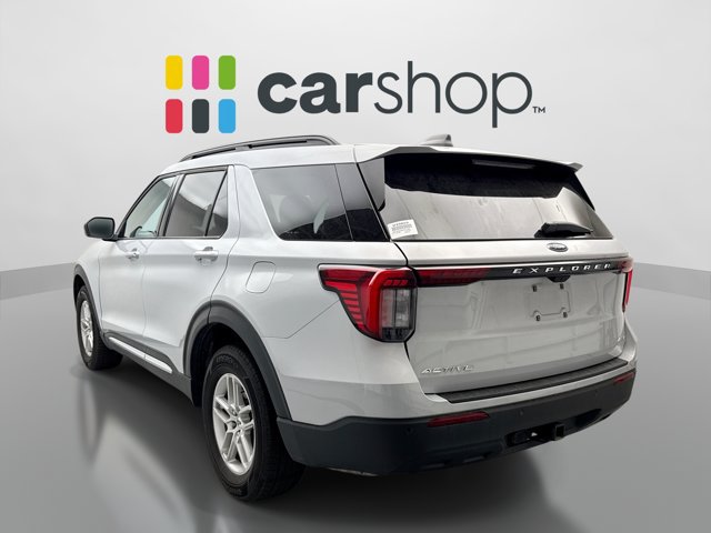 Used 2025 Ford Explorer Active AWD/4WD image 3