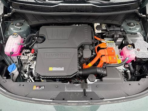 New 2025 Kia Niro SX Touring image 31