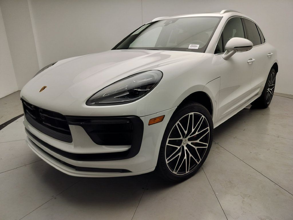 Certified 2024 Porsche Macan S w/ Premium Plus Package AWD/4WD image 1