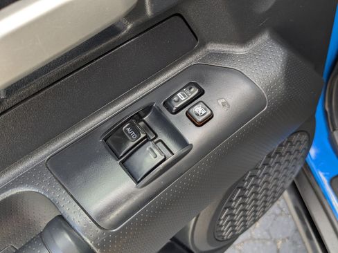 Used 2007 Toyota FJ Cruiser 4WD w/ Convenience Pkg image 14